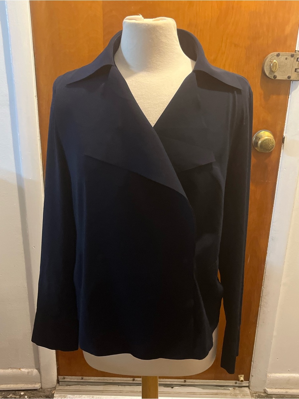 Akris Punto Women's Navy Blue Draped Collar Jacket. Size 10 Snap Closure